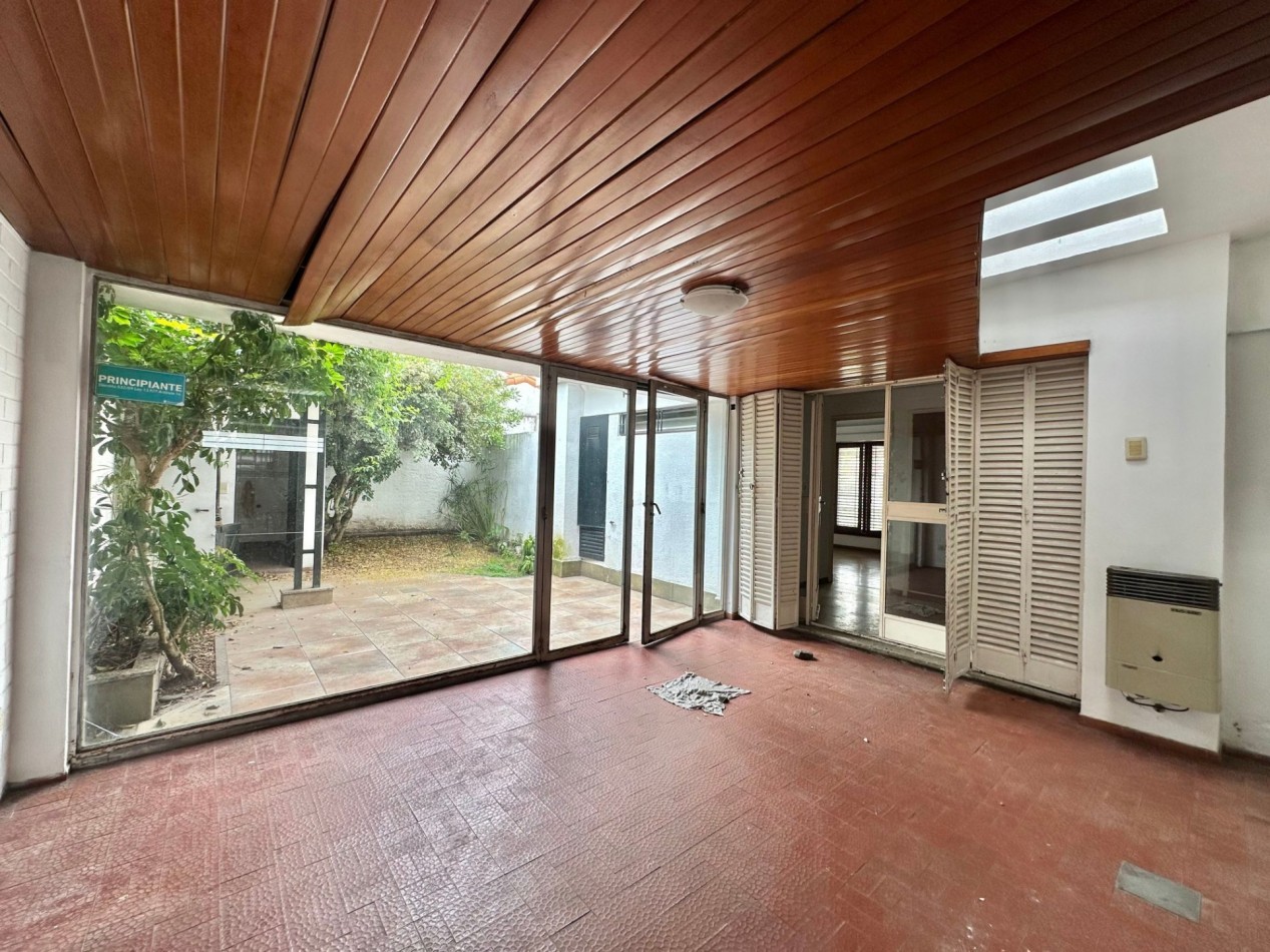 Venta en block - 2 departamentos 3 ambientes con patio y cochera - Temperley