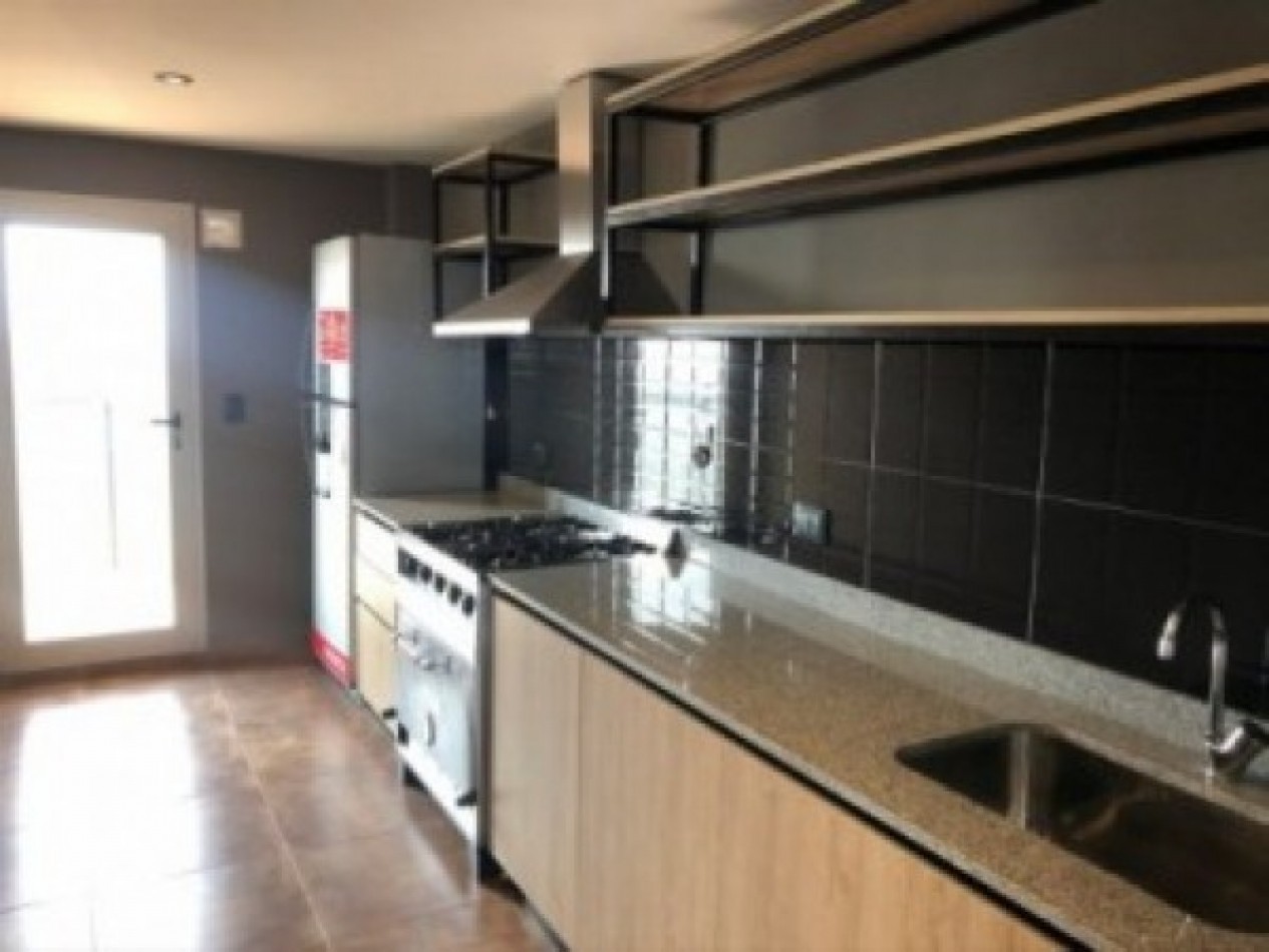 Hermoso departamento de 3 amb con cochera