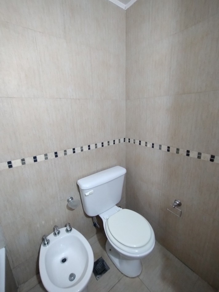ALQUILER DEPARTAMENTO DE 2 AMBIENTES CON COCHERA LOMAS DE ZAMORA ZONA GANDULFO MODERNO