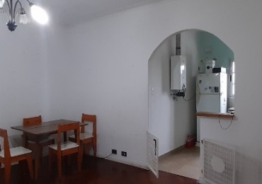 Dpto de 2 Ambientes sobre Alsina - Oportunidad