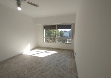 ALQUILER 2 AMBIENTES APTO PROFESIONAL centro de  Banfield Alem esq Larroque