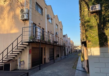 OPORTUNIDAD .Triplex de 3 ambientes dentro de Complejo Los Jardines