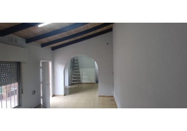 ALQUILER   PH 3 AMBIENTES . PLANTA BAJA