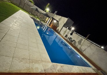 Hermosa quinta con piscina y cancha de futbol