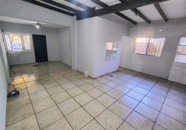 Casa en alquiler PH 2 dormitorios | Ramon Paretta 1061, Llavallol
