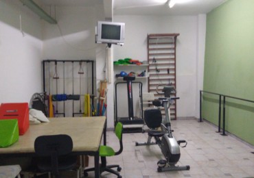 Alquiler amplio Inmueble apto profesional en planta baja Paso al 500 Lomas 