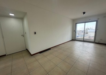 Departamento 2 ambientes en alquiler · 9° piso · Cochera · Lomas de Zamora centro