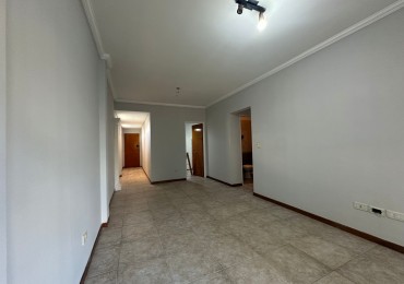 Venta Departamento 4 Ambientes con Cochera y Balcon - 3 Dormitorios - Alvear 350